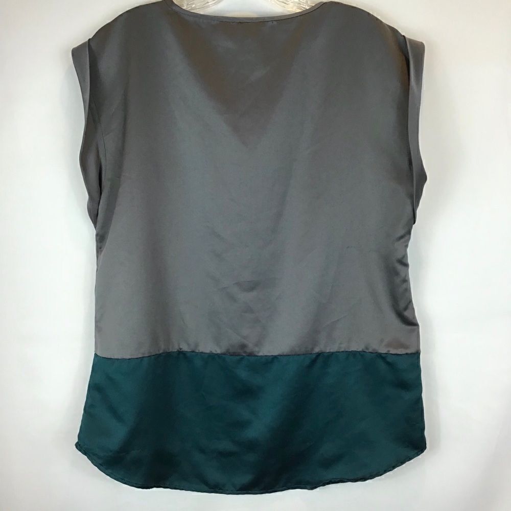 🌺3 FOR $20🌺 - Daniel Rainn Gray Green satin top Medium - Picture 3 of 3